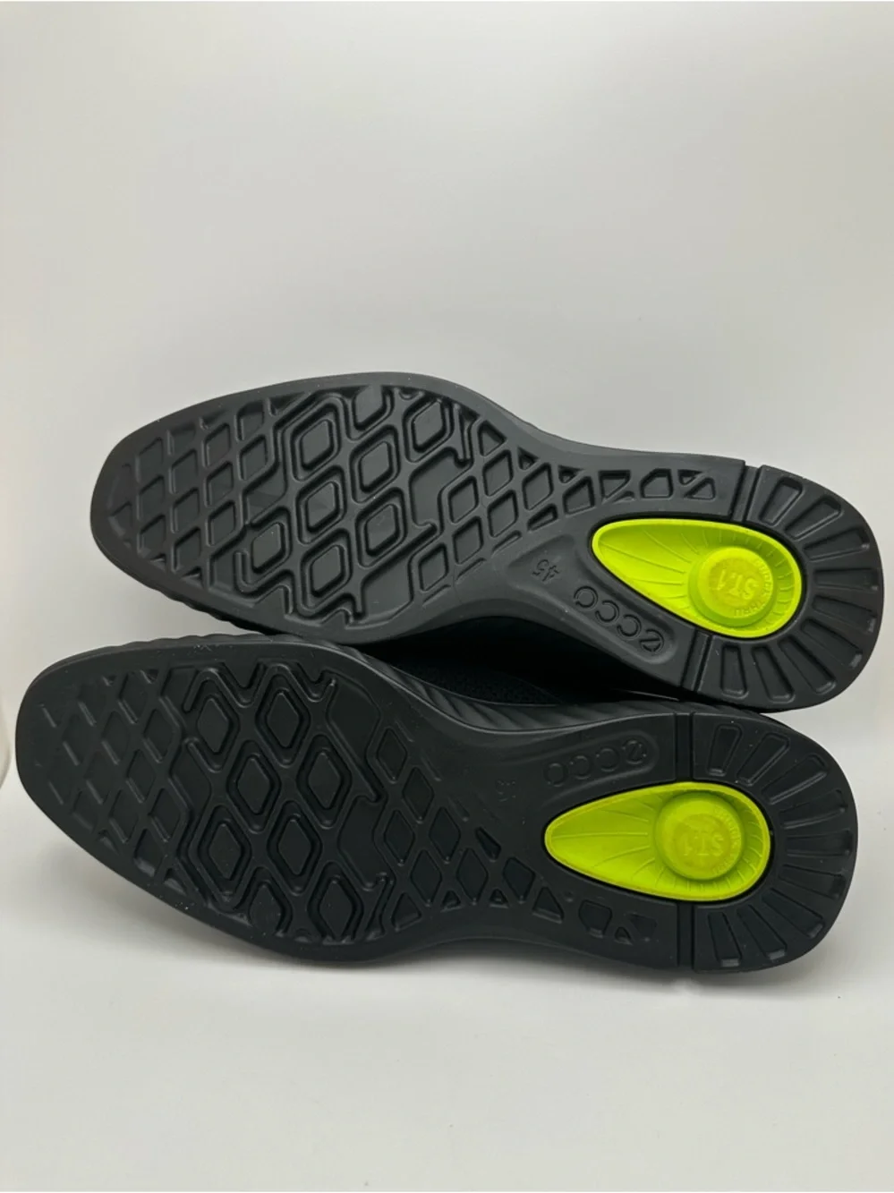 Ecco ST. 1 Men's Hybrid Lite Mesh Black Knit Derby Oxford Shoes Lime Insole